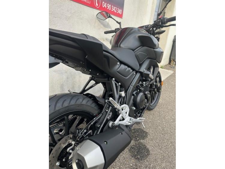 YAMAHA MT-125