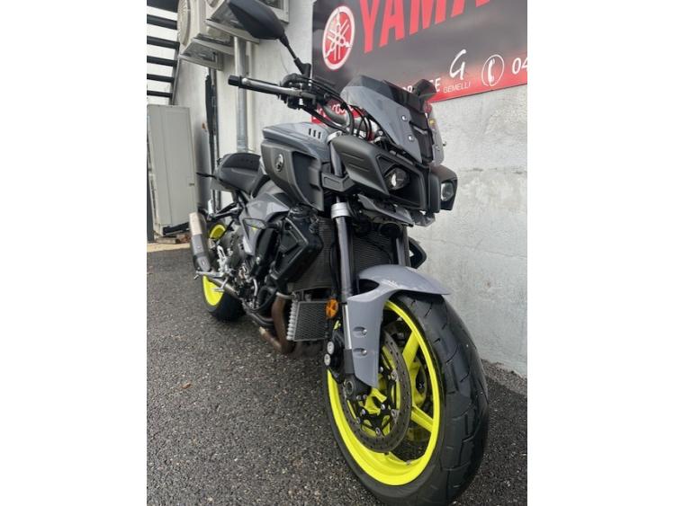 YAMAHA MT-10
