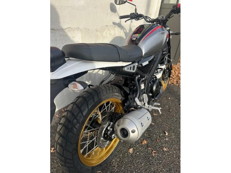 YAMAHA XSR 125 Legacy