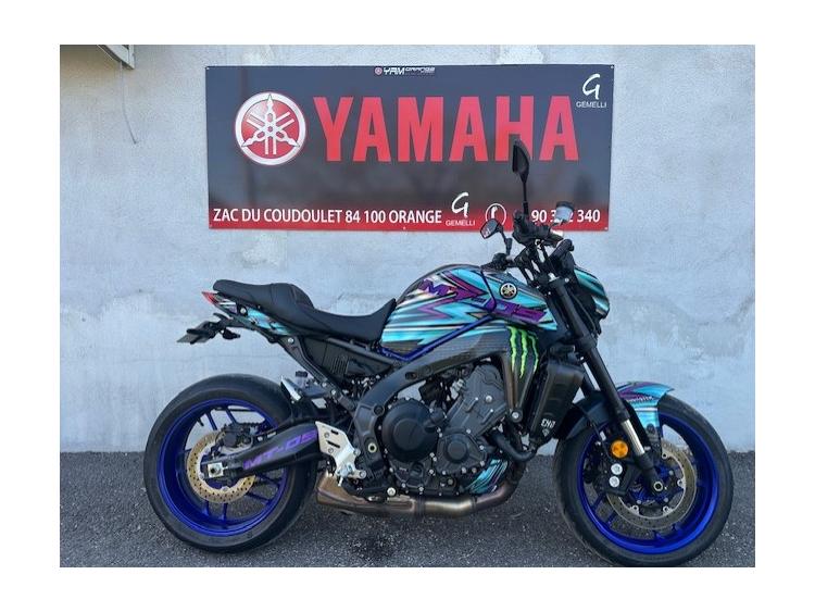 YAMAHA MT-09