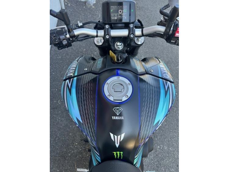 YAMAHA MT-09