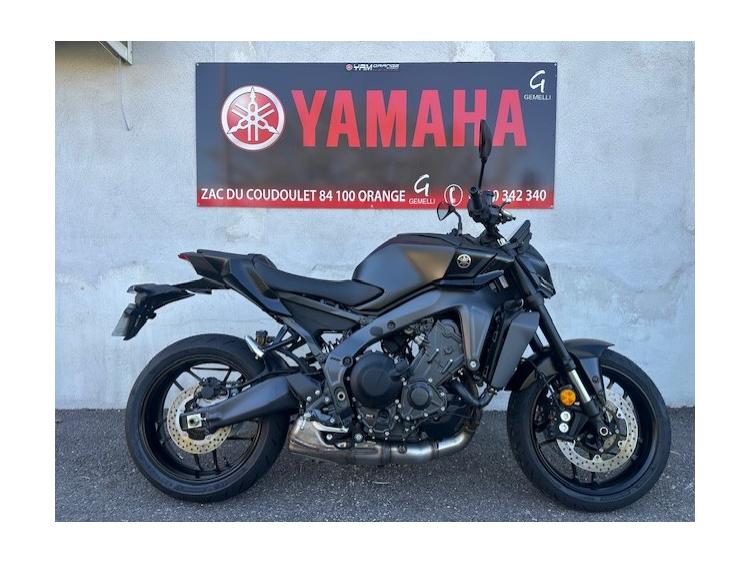 YAMAHA MT-09 2025