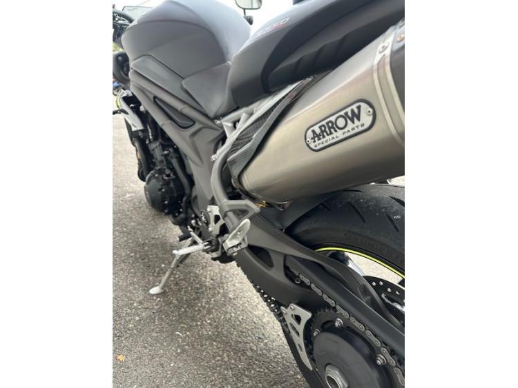 TRIUMPH SPEED TRIPLE 1050 RS